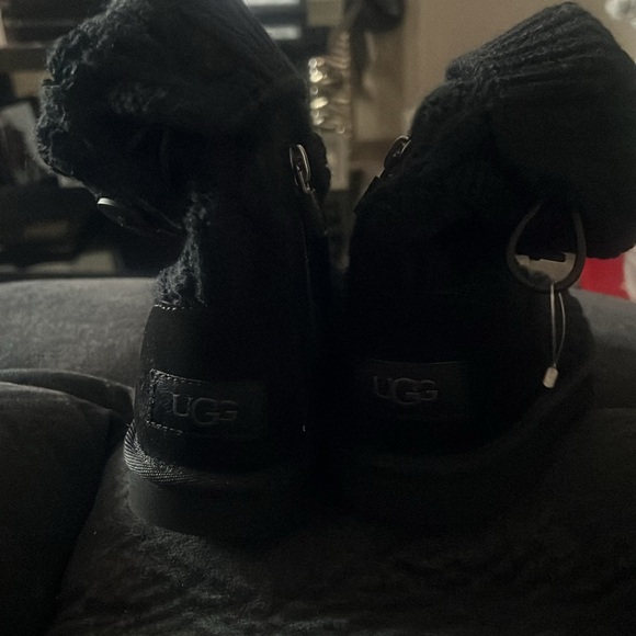 GIRL UGG BOOTS - Picture 5 of 7